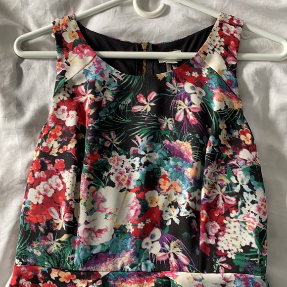 Floral Print Dress - Picture 4 of 9